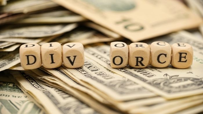 How to Rebuild Your Finances After Divorce photo